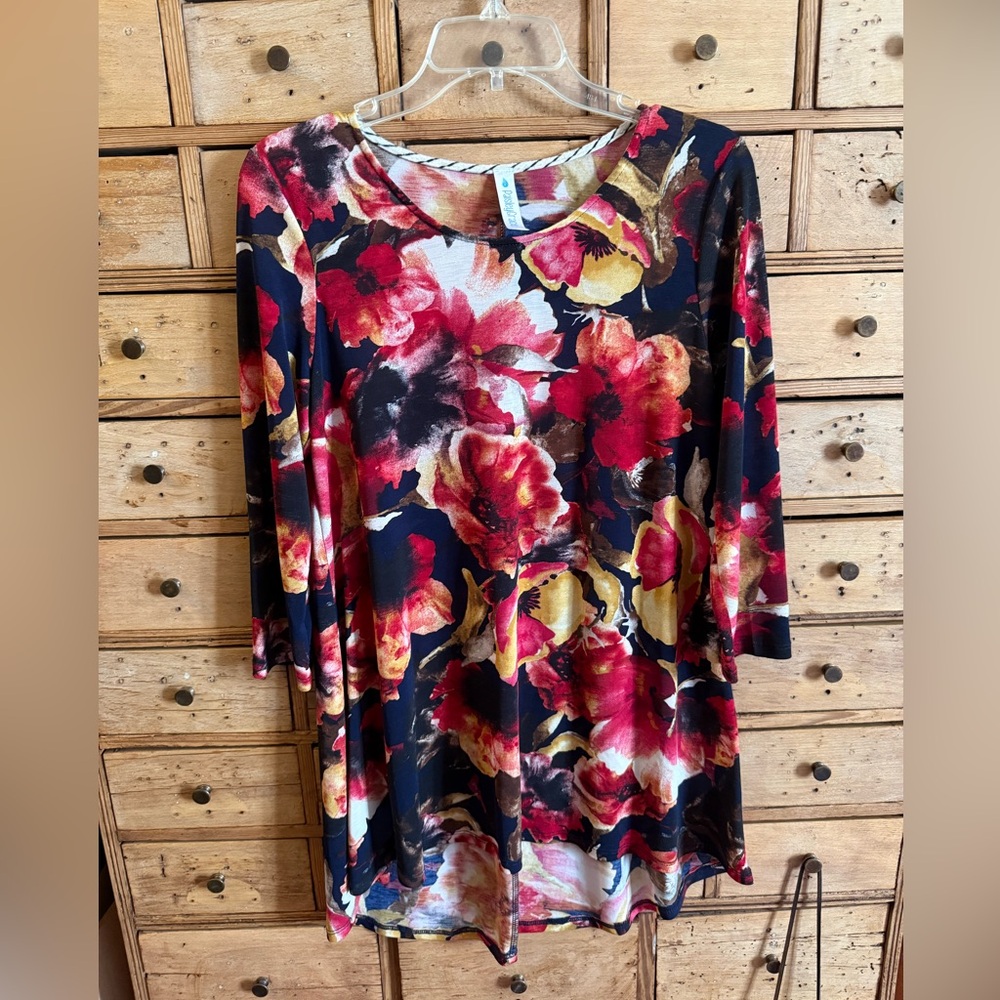 Paisley Grace Boutique Floral Women's multicolor tunic